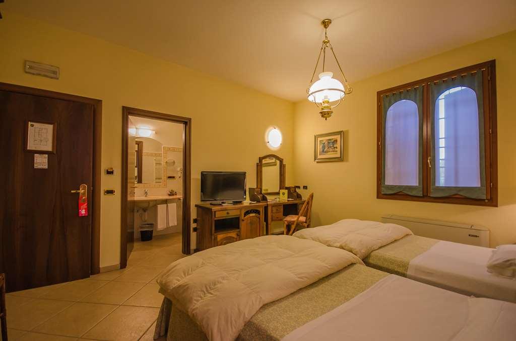 Hotel Corte Vecchia San Prospero Pokoj fotografie